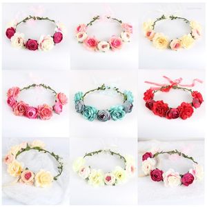 Headpieces European och American Headwear Bohemian Beach Rose Flower Hair Hoop Bride Bridesmaid Wreath Band grossist