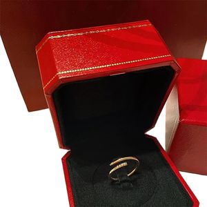 러브 링 고품질 디자이너 링 네일 반지 패션 보석 남자 결혼 약속 반지 여성 기념일 선물 상자