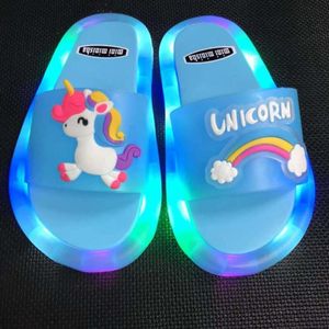 Slipper barn glödande tofflor barns tecknad casual skor pojkar flickor sommar strand led söt enhörning prinsessa baby lyser upp sandaler 230509