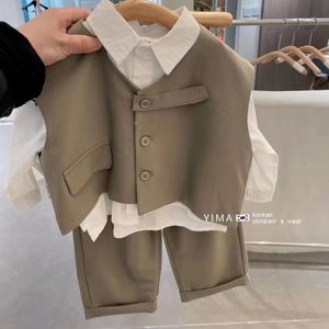 Setler Suits Boys Suit Bahar Sonbahar Çocuk Giysileri Sıradan Yelek ve Gömlek Pantolon Üç Parça Set Yatak Çocuk Ceketleri 230508