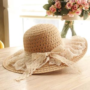 Skąpy brzegowe czapki kobiety koronkowe słońce na szeroką słomkę plażową czapkę z boku wiązka żeńska solidna frędzla Summer Chapeu 230508