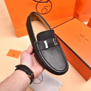 13 Model Lüks Loafers Erkekler 2023 Yaz Ayakkabı Rahat Slip-On Klasik Moda Tasarımcı Erkekler Loafers ayakkabıları Erkekler Yüksek Kaliteli Deri Tekne Ayakkabıları