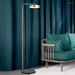 مصابيح الأرضية الإبداعية مصباح دافئ الذهب البسيط لغرفة المعيش