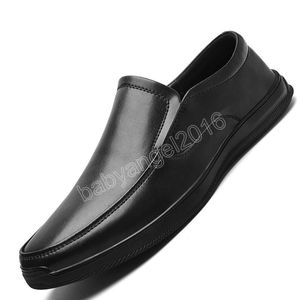 Scarpe da uomo di lusso Casual Slip on Mocassini da uomo Mocassini italiani Scarpe da guida da uomo in pelle traspirante Zapatos Hombre