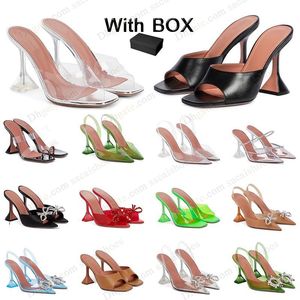 Amina Muaddi berömda sandaler Designer Womens PVC Wine Cup Heel Sandal High Heels Begum Bow Crystal-embelled Buckle Pointed Toe Diamond Transparent Coach Shoes