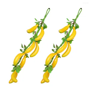 Decoração de festa 2 pcs simulados bananeira pendurada espetos artificiais ornamentos da porta da frente guirlanda pó decorações de frutas adereços de parede de parede