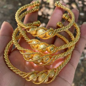 Очарование браслетов 4pcs Этнический бусин Золотой цвет Дубай Bangles for Women 24K Медный саудовский арабский браслет девочки Африка Свадебные украшения 230508