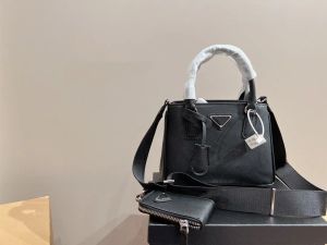 Tote Killer Çanta Çanta Kadınlar Büyük Kapasite Klasik Orijinal Deri Tuval Anne Çantası Metal Üçgen Sekin Tasarımcı Çantası Kim Royalfashion_BAG