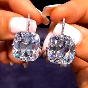 وسادة عصرية قطع AAAAA Zircon يتدفق حلق الذهب الأبيض شغل حفل زفاف قطاعات إسقاط للنساء مجوهرات الزفاف المجوهرات