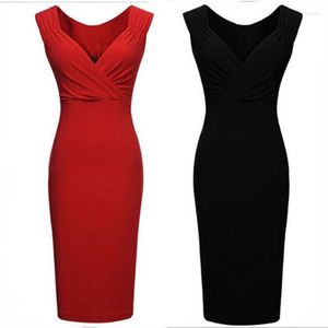 Casual Dresses Fashion Red Black Sexy Party Dress Women V-hals ärmlös knälängd Bodycon Female Evening Club Wear Vestidoscasual