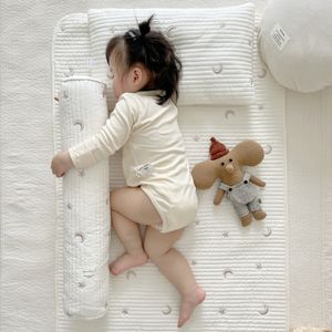 Bettwäsche-Sets koreanische Babybett Krippe gestepptes Blatt Baumwolle Bär Hase Stern Mond Stickerei Kinder Säuglingsblätter Bettdecke Bettwäsche machen benutzerdefinierte Größe 230510