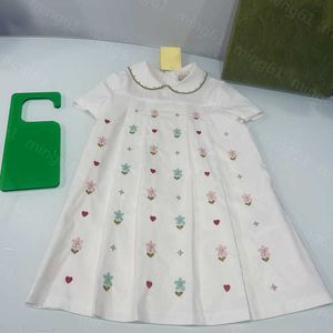 23ss tjejer Klänning Kortärmade klänningar designkläder för barn nya Lapelbroderi Kortärmade veck klänning stor Tjejkjolar Högkvalitativa barnkläder a1