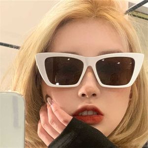 Рамки Cat eye 2022 New Fashion Women's High Sense Street Shot Shot Red Sunglasses Sun Shaling Summer Seaside Glasses