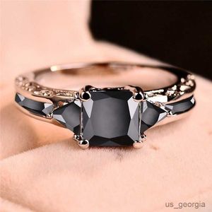 Bandringar delikat silverfärg trendig ring för kvinnor elegant prinsessa klippt inlagt svarta zirkonstenar vigselring engagemang smycken