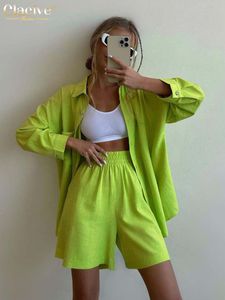 Kvinnors tvåbitar byxor Claceive Fashion Green Office Women's Suit Casual Loose High midjeshorts Set Kvinnlig elegant långärmad blus 230510