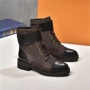 Женские дизайнерские чудесные рамки Flat Ranger Combat Boots Metropolis Martin Angle Calfskin Кожа кожа и территория холста зимние кроссовки с происхождением