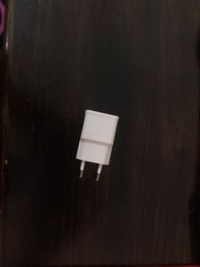 Зарядное устройство USB 0.6A простой Адаптер Voyage для телефона
