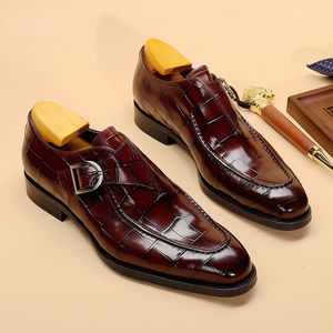Scarpe eleganti Classic Business Flat Uomo Designer Mocassini in pelle formale Regali di San Valentino 230510