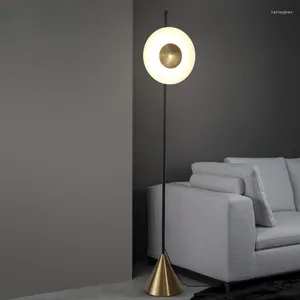 Golvlampor nordiska led moderna lampor kreativa glas stående spotlight vardagsrum sovrum enkelt vertikalt