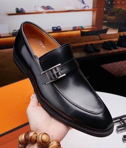 2Model Fashion Slip On Men Luxurious Dress Shoes New Classic Leather Oxfords For Wedding Party Business Flat Shoes Men's Loafers Designer Formal