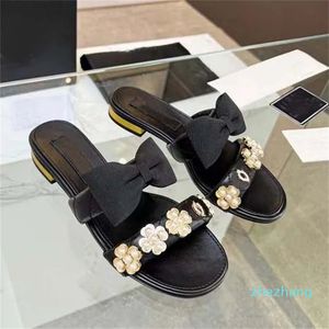 2023-Designer Kvinnor Sandaler Kvinnor Slides New Style Calf Leather Platform Pearl Buckle Casual Shoes Summer Beach Slipper 35-41