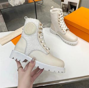 Designer di lusso Iconic Territory Flat Ranger Boots Pelle di vitello e piattaforma in lana Stringate Stile casual Tacco largo Suola in gomma con battistrada Sn