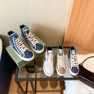 Projektanci Tennis 1977 Sneaker Canvas Luxurys Casual Shoe Beige Blue Mased Jacquard Jacquard Denim Women Buty Ace Gumowa Wyrobiona Trainer Vintage 35/42/45 01