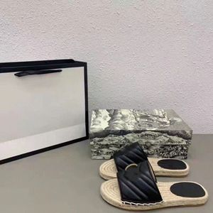 2023 Donna di lusso in pelle Espadrillas Pantofola Onde Lettera Stampata Siliver Mental Pairs Designer Lady Tela Piattaforma Cavo Piatta Suola in gomma Slide Sanda I4Ip #