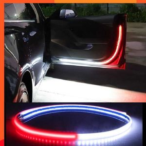 Nuova decorazione della portiera dell'auto Strisce luminose di benvenuto Luci lampeggianti stroboscopiche Sicurezza 12V 120cm Avviso apertura LED Striscia lampada ambientale LED Auto