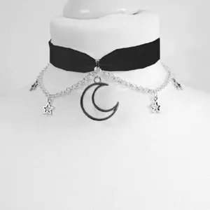 Choker punk svart sammet kedja måne och stjärnor häxa pendel gotiska smycken kvinnor gåva underbart mode goth halsband