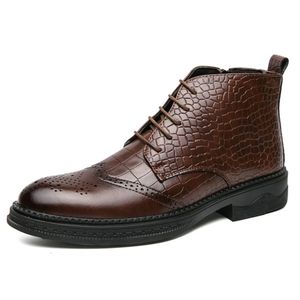 British Style Men Boots Comfortable Designer Brogue Boots For Men Luxury Brand Men Moccasins Formal Business Dress Shoes