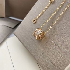 Дизайнер ожерелья для брендов роскошного бренда для женщин модно новое титановое стальное ожерелье.