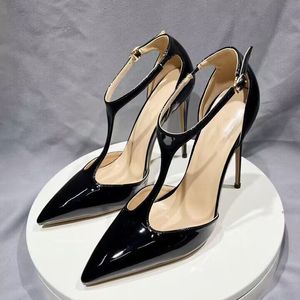 Kadın Ayakkabı Siyah Beyaz Toka Kayışları Kırmızı Taban Ayakkabıları 8cm 10cm 12cm Yüksek İnce Topuk Noktalı Ayak Parçası Artı 45 Düğün Partisi Seksi Kırmızı Bot 854