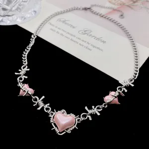 Choker Sweet Pink Thorn Patchwork Love Heart Pendants Halsband för kvinnor Söt coola harajuku gotiska smycken tillbehör