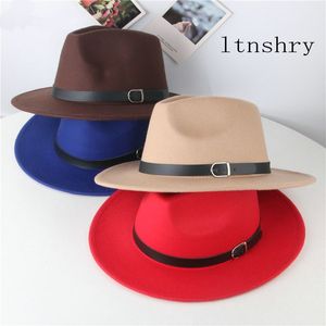 Klasik Avrupa ve Amerikan tarzı deri kemer yumuşak keçe şapka çiftler için şapka, beyler erkekler ve kadınlar için en iyi şapka, büyük düz ağzı yünlü sıcak caz şapkası