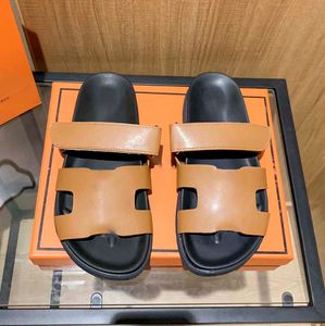 디자이너 슬리퍼 샌드일 패션 삼각형 플랫 슬라이드 플립 플롭 플립 여름 진짜 가죽 야외 로퍼 신발