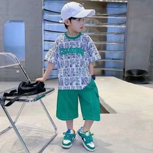 Setssuits 2023 رسالة الموضة Summer Teenage Boy Clothes Boys for 4 6 8 10 12 12 سنة Hiphop الكورية القصيرة القصيرة 2pcs مجموعات Suit 230510