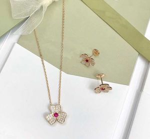 2023 Qualitäts-Charm-Anhänger-Halskette mit Blumendesign und Diamant mit Box-Stempel in Rosévergoldung PS5002 L