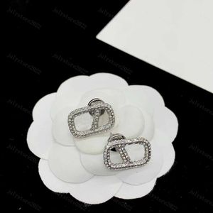 2023 Kvinnor Luxury Stud Earrings Designer Diamond Earring For Mens Pearl Dangle Gold Silver Ear Studs C Designers smycken Engagement Bride With Box