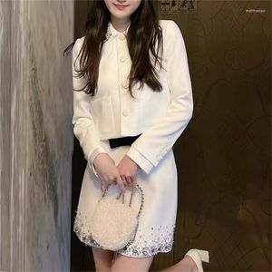 Arbeitskleider 2023 Herbst Winter Frauen Langarm Diamanten Perlen Pailletten Knopf Jacke Gespleißte Schleife Mini A-Linie Rock Zweiteilige Sets