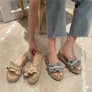 Tofflor Creepers String Bead Ruffles Women 2023 Sandaler Summer Platform Shoes Woman Muffins Pearl Cord Thick Soled Glides