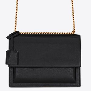 Fashion Shoulder Bag Womens Crossbody Bag Metal Logo Chain Design Envelope Style Handbag Messenger Bag