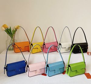Модные мини -сумочки 2023 Кожаные квадратные сумки для кросс -квадрат для девочек завод по завод по заводски
