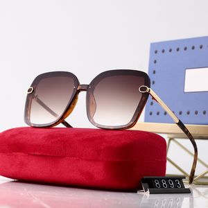 Luksusowe projektantki przeciwsłoneczne Kobiety męskie Moda Jazda okulary przeciwsłoneczne Outdoor Summer Spolaryzowane wakacyjne okulary przeciwsłoneczne dla damskich okularów 2305114bf