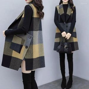 Kvinnors västar kvinnor temperament gitter jackor ull väst 2023 höst och vinter koreansk mode lång ull ärmlös kappa kvinnlig