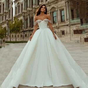 Vintage z ramion sukienki ślubne Perły Satynowe suknie ślubne odsłonięte linię na zewnątrz Vestido de Mariage