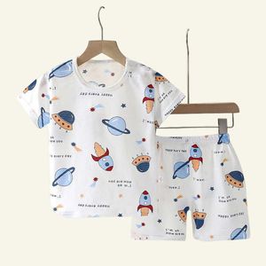 Наборы одежды, популярные в Summcotonsafe Baby Children Одежда, Симпатичная мультипликация с коротким рукавом домашнее пижама набор для снаряжения мягкая дышащая AA230510