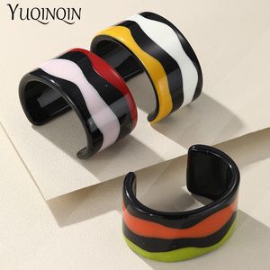 Nya trendiga öppna färgglada harts manschettarmband eleganta koreanska breda armband armband för kvinnor flicka stora mode hand smycken gåva