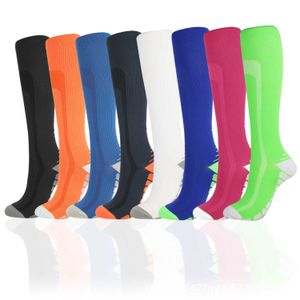 Спортивные носки Новые спортивные носки сжатие носков многоцветно градиент мужские и женские чулки носки P230511
