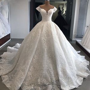 Suknia ślubna luksusowej sukni balowej z delikatnymi aplikacjami koronkowe koraliki z ramion Arabii Arabian Dubai Bridal sukienki vestidos de noiva